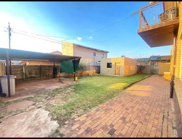 7 BEDROOM HOUSE FOR SALE IN LENASIA SOUTH